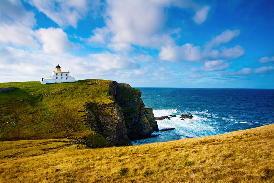 Stoer Lighthouse, an der Westküste Schottlands gelegen. Schon ziemlich weit im Norden.