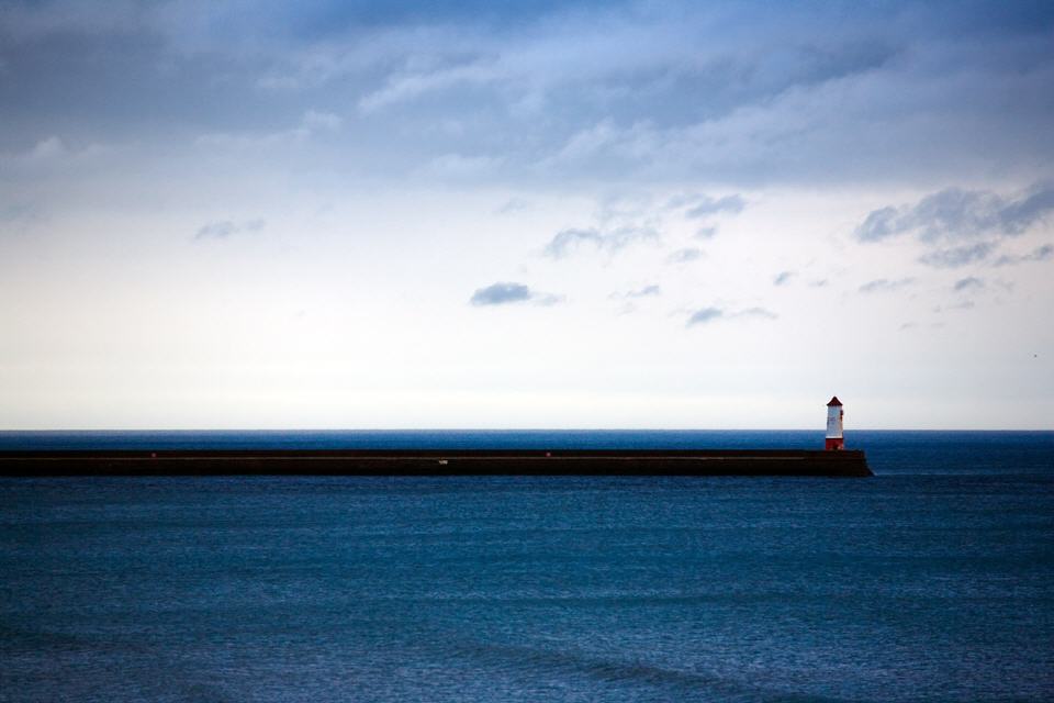 Berwick Lighthouse an der Mündung des Tweed. Im Morgengrauen aufgenommen.