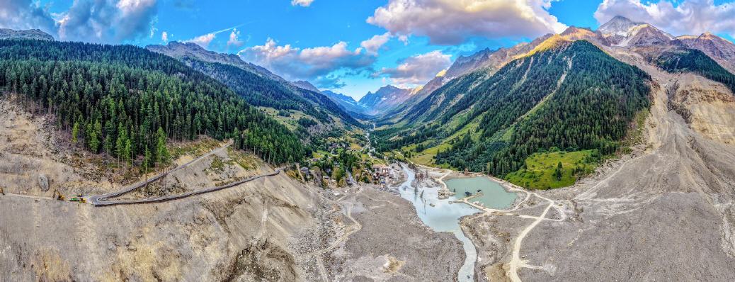 Blatten im L&ouml;tschental, Panorama-Aufnahme vom Juli 2026.