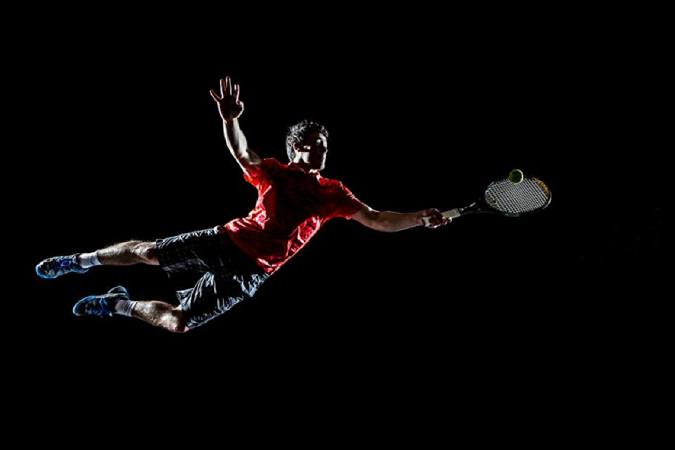 Im Fotostudio: Kampf um den Ball mit letztem Einsatz.